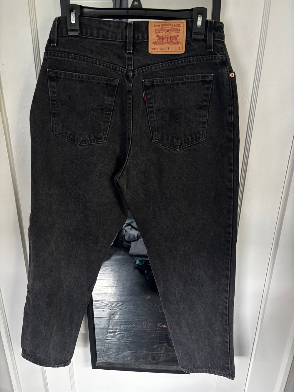 Levi's Black Relaxed Fit Women's Jeans - High-Rise Back Pocket